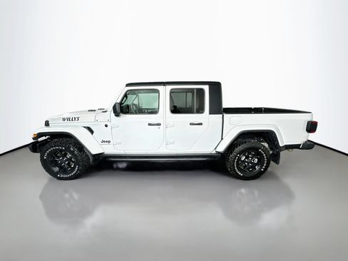 Used 2024 Jeep Gladiator Sport AWD/4WD image 4