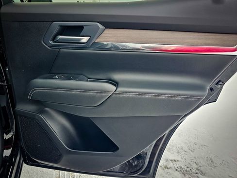 New 2026 GMC Terrain Denali w/ LPO, Floor Liner Package image 42