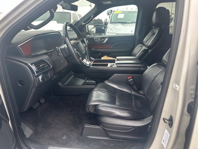 Used 2021 Lincoln Navigator L Reserve AWD/4WD image 6