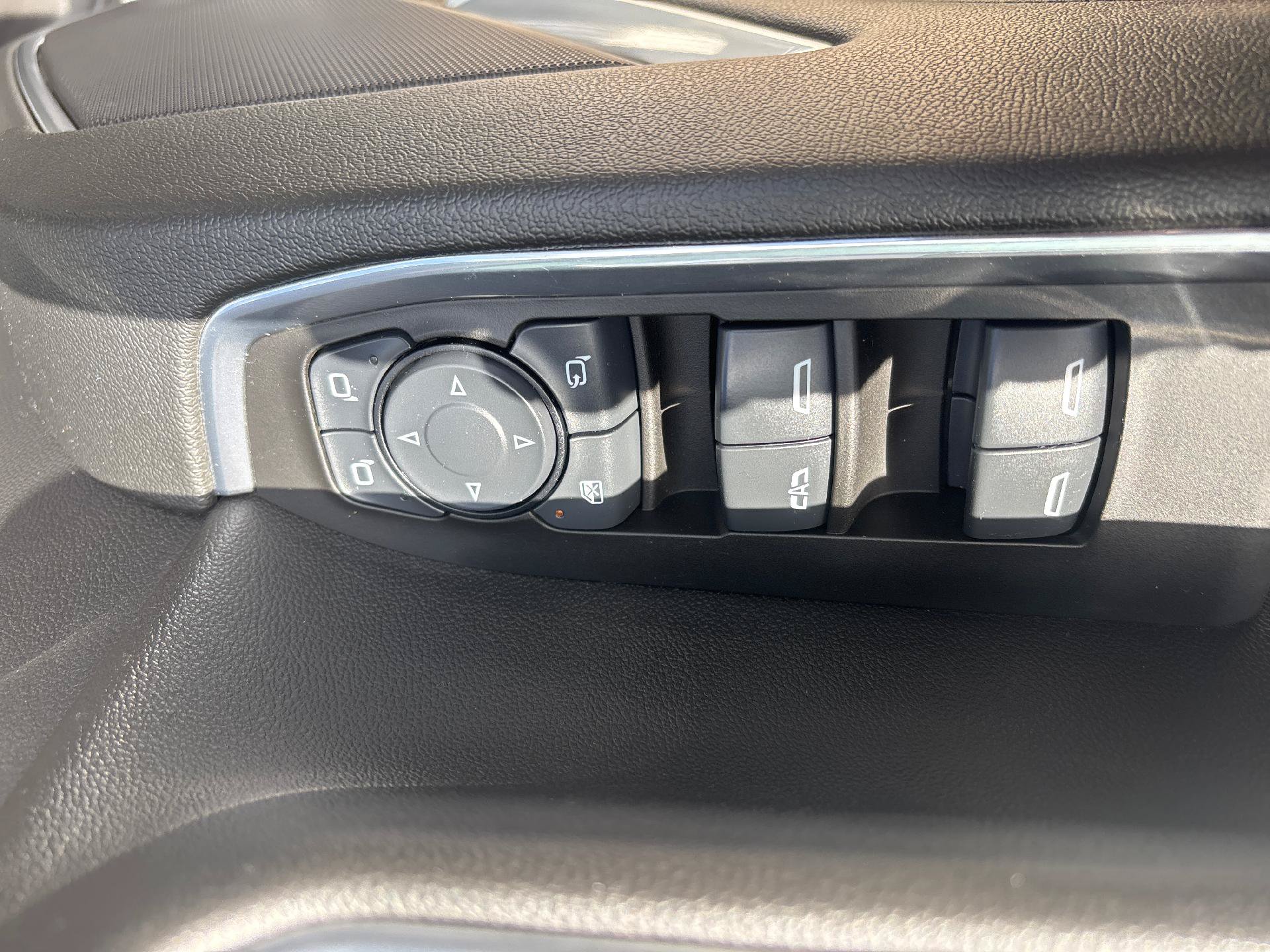 Used 2025 Chevrolet Silverado 2500 LT w/ Safety Package AWD/4WD image 10