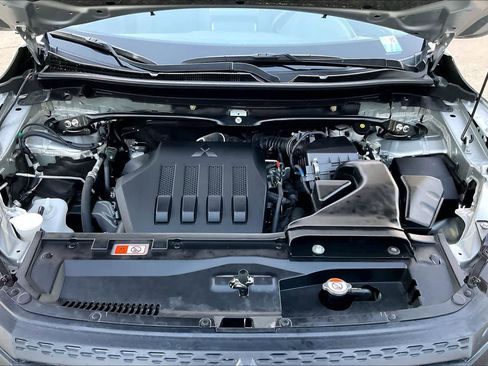 Used 2022 Mitsubishi Eclipse Cross SE FWD image 9