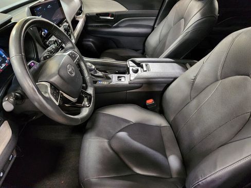 Used 2024 Toyota Grand Highlander Platinum image 32