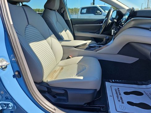 Used 2023 Toyota Camry SE image 10