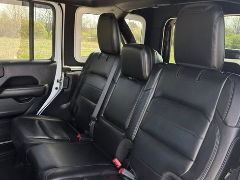 Used 2021 Jeep Wrangler Unlimited Sahara AWD/4WD image 16