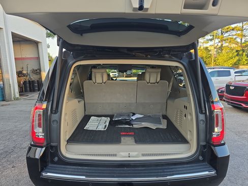 Used 2017 GMC Yukon XL Denali w/ Open Road Package AWD/4WD image 13