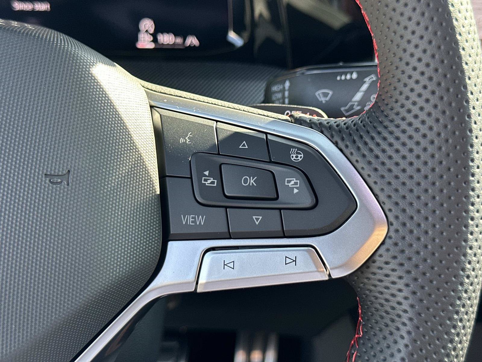 New 2026 Volkswagen GTI SE FWD image 10