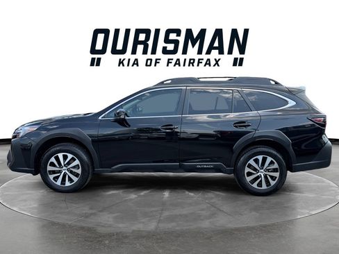 Used 2024 Subaru Outback Premium AWD/4WD image 3