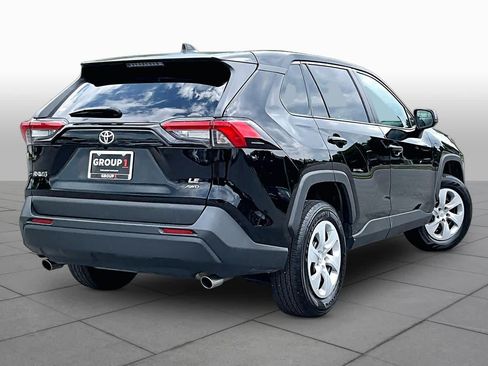 Used 2025 Toyota RAV4 LE AWD/4WD image 13