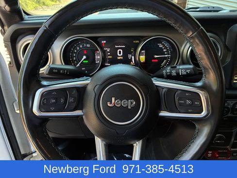 Used 2022 Jeep Wrangler Unlimited Rubicon 4xe w/ Cold Weather Group AWD/4WD image 18