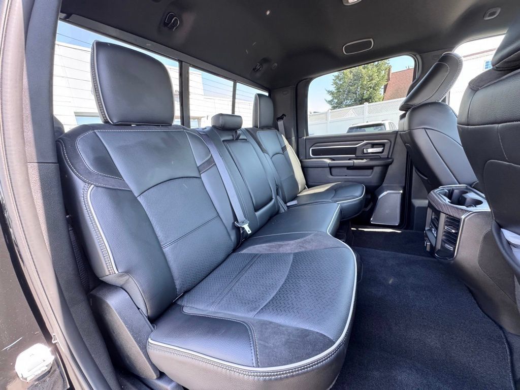 Used 2025 RAM 3500 Limited AWD/4WD image 21