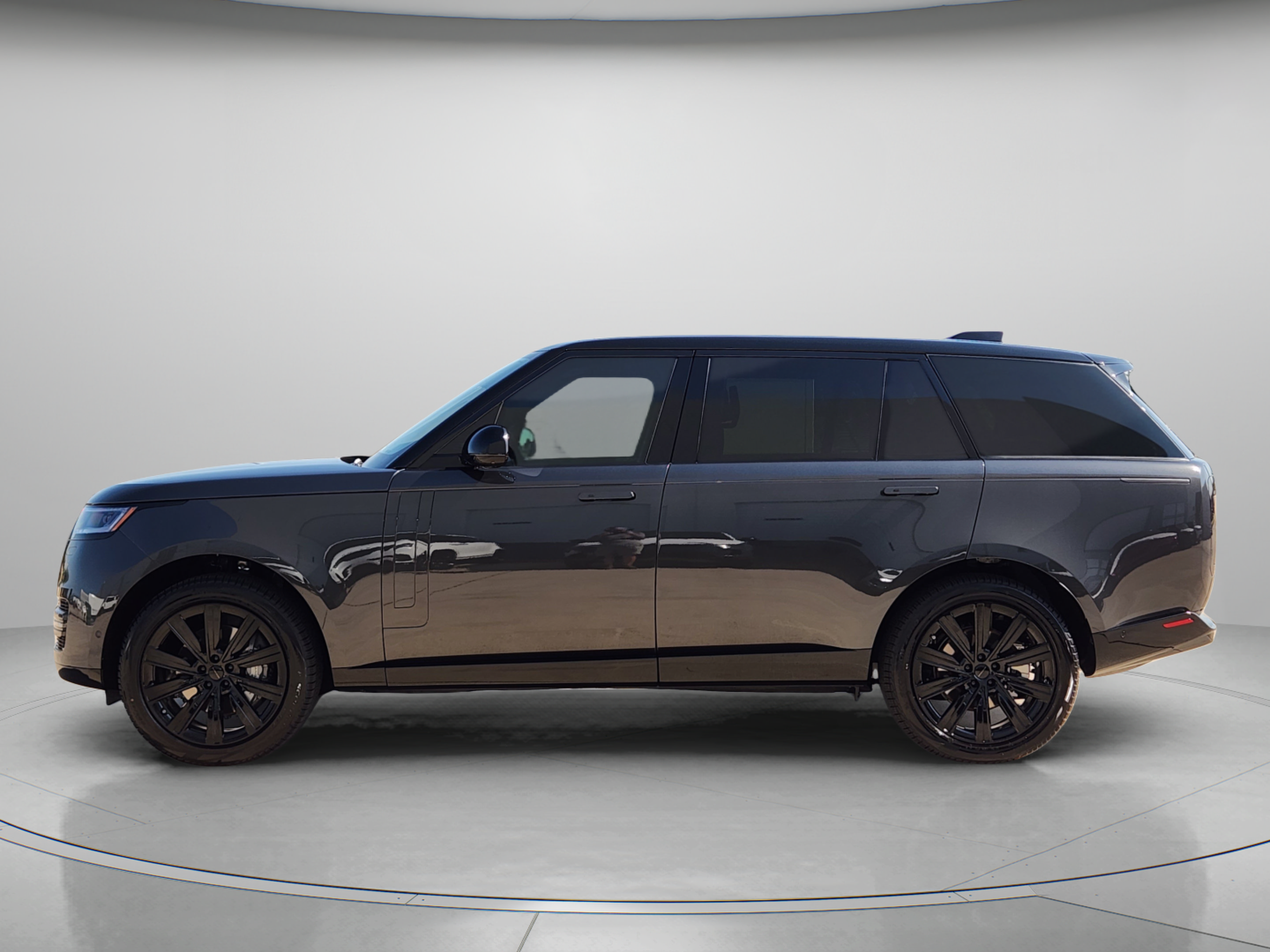 New 2026 Land Rover Range Rover Long Wheelbase SE AWD/4WD image 2