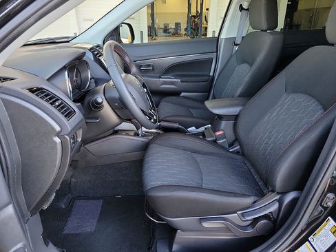 Used 2025 Mitsubishi Outlander Sport LE image 10