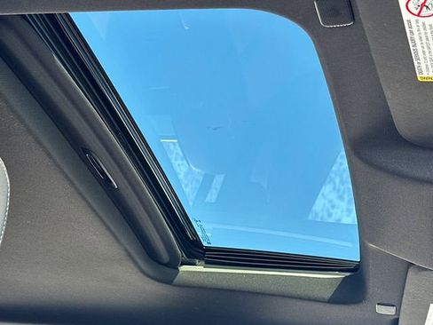 Used 2022 Chevrolet Silverado 2500 High Country w/ Safety Package II image 17