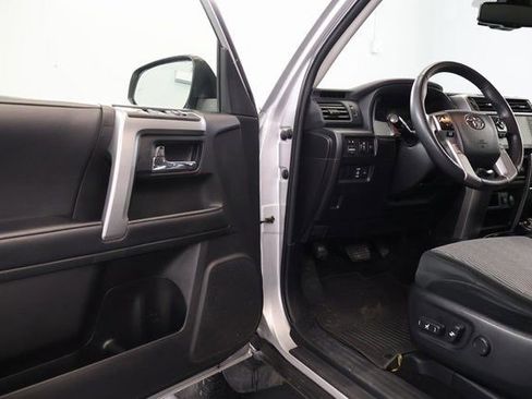 Used 2024 Toyota 4Runner SR5 AWD/4WD image 9