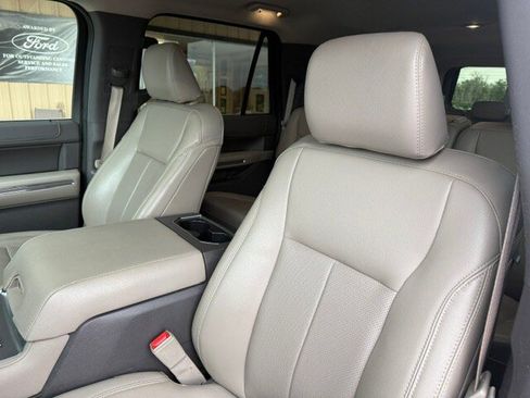 Used 2021 Ford Expedition Max XLT RWD image 11