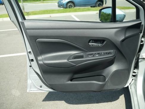 Used 2025 Nissan Versa SV FWD image 14
