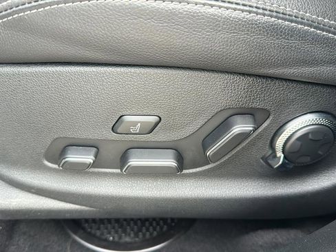 Used 2025 Genesis GV70 2.5T Sport Prestige w/ Sport Prestige Package image 32