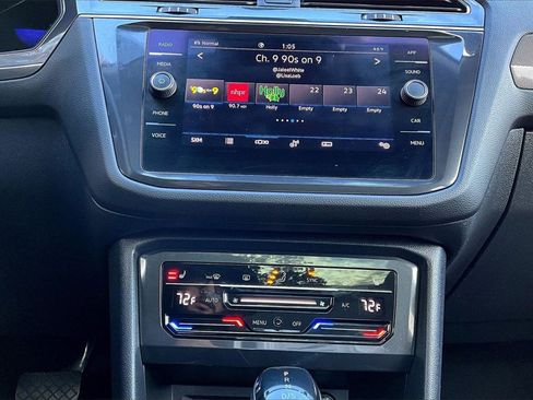 Used 2022 Volkswagen Tiguan SE image 15