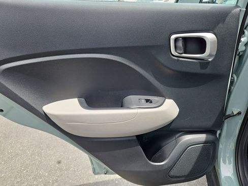 Used 2025 Hyundai Venue SEL FWD image 29