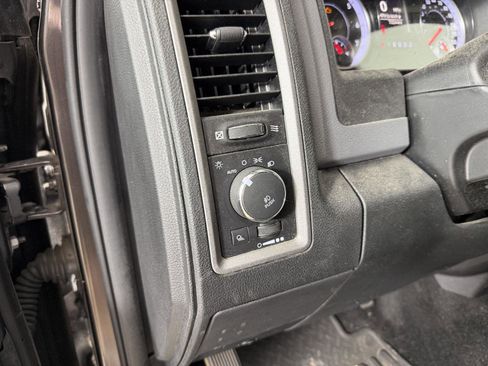Used 2015 RAM 1500 Express AWD/4WD image 20
