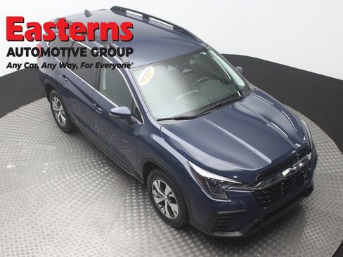 Used 2023 Subaru Ascent Premium AWD/4WD image 3