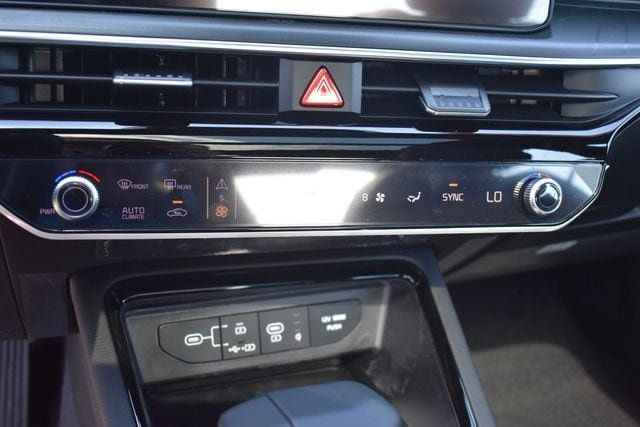New 2026 Kia K5 GT-Line w/ GT-Line Premium Package AWD/4WD image 30