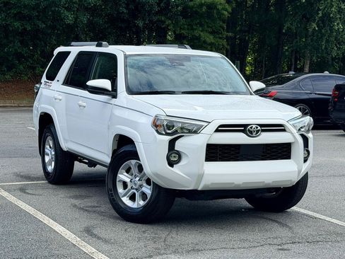 Used 2024 Toyota 4Runner SR5 RWD image 4
