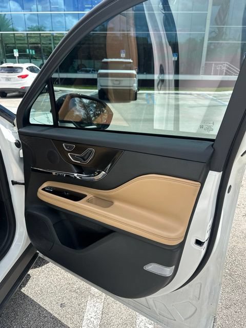 Certified 2023 Lincoln Corsair Reserve w/ Jet Appearance Package FWD image 14