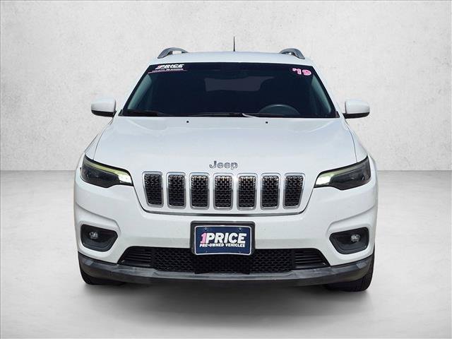 Used 2019 Jeep Cherokee Latitude w/ Popular Appearance Group FWD image 2