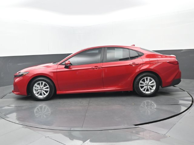 Used 2025 Toyota Camry LE FWD image 30