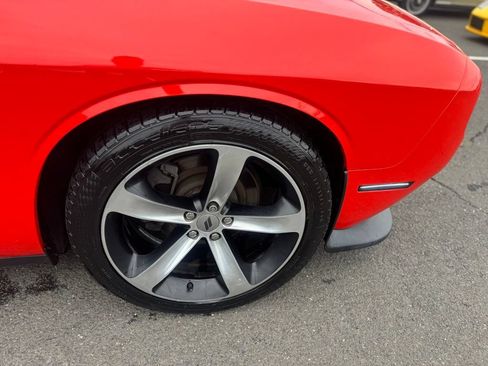 Used 2019 Dodge Challenger R/T RWD image 18