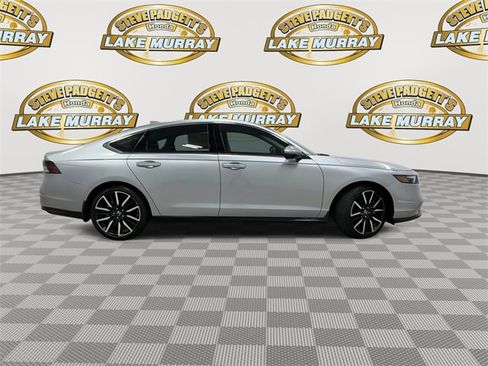 Used 2024 Honda Accord Touring image 4