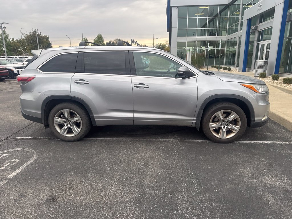 Used 2016 Toyota Highlander Limited AWD/4WD image 4