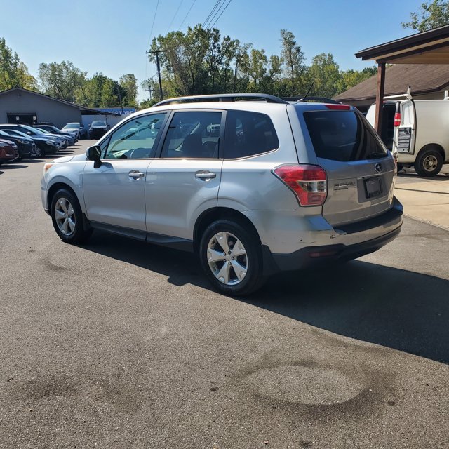 Used 2015 Subaru Forester 2.5i Premium w/ All-Weather Package AWD/4WD image 4