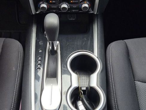 Used 2020 Nissan Pathfinder S image 22