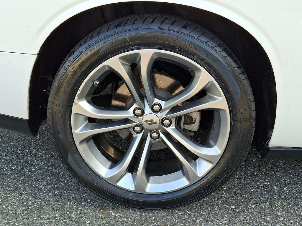 Used 2022 Dodge Challenger R/T RWD image 9