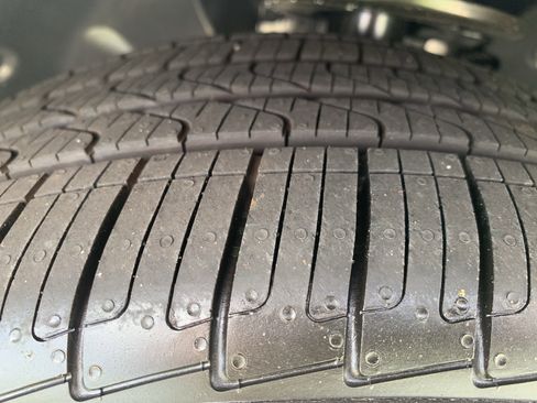 Certified 2025 BMW 330i Sedan w/ Premium Package image 12