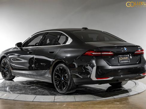 Used 2025 BMW 530i RWD image 14