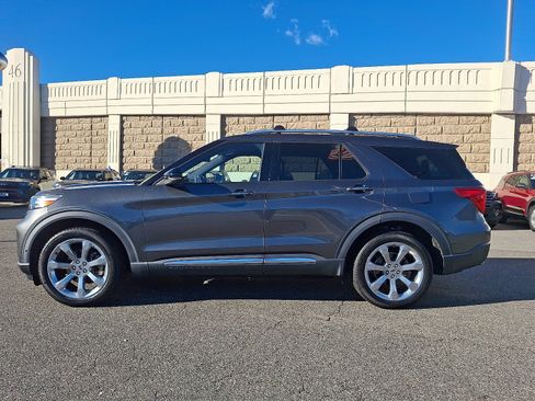 Used 2020 Ford Explorer Platinum w/ Premium Technology Package image 7