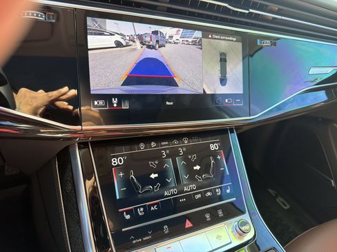 Used 2022 Audi Q7 3.0T Prestige image 8