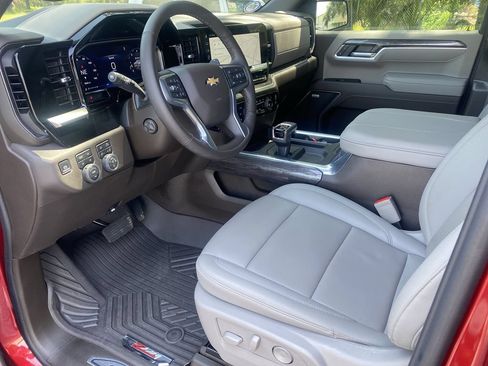 Used 2026 Chevrolet Silverado 1500 LTZ AWD/4WD image 10