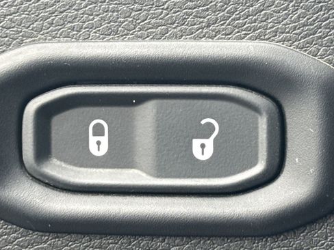 Used 2024 Jeep Gladiator Sport image 27