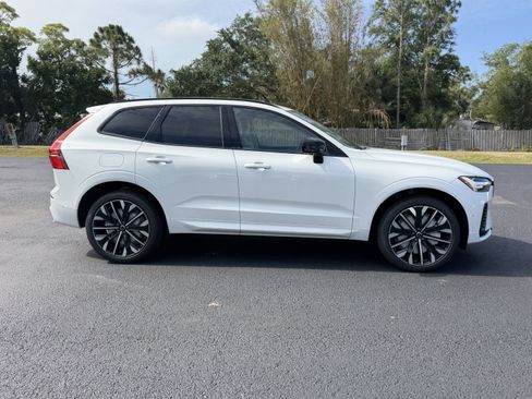 New 2026 Volvo XC60 T8 Ultra w/ Climate Package AWD/4WD image 2
