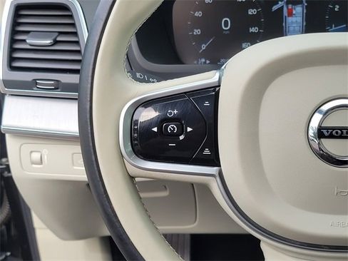 Used 2022 Volvo XC90 T5 Momentum w/ Climate Package image 29