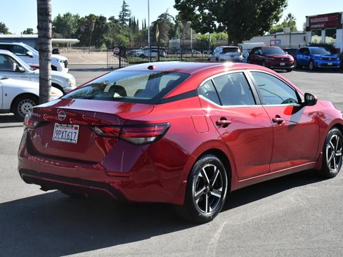 Used 2025 Nissan Sentra SV FWD image 8