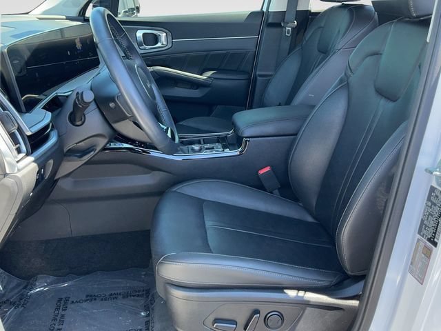 Used 2025 Kia Sorento SX AWD/4WD image 14