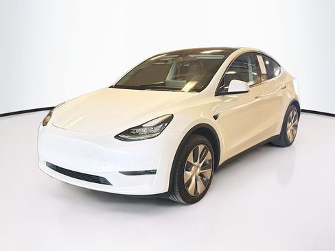 Used 2023 Tesla Model Y Long Range AWD/4WD image 3