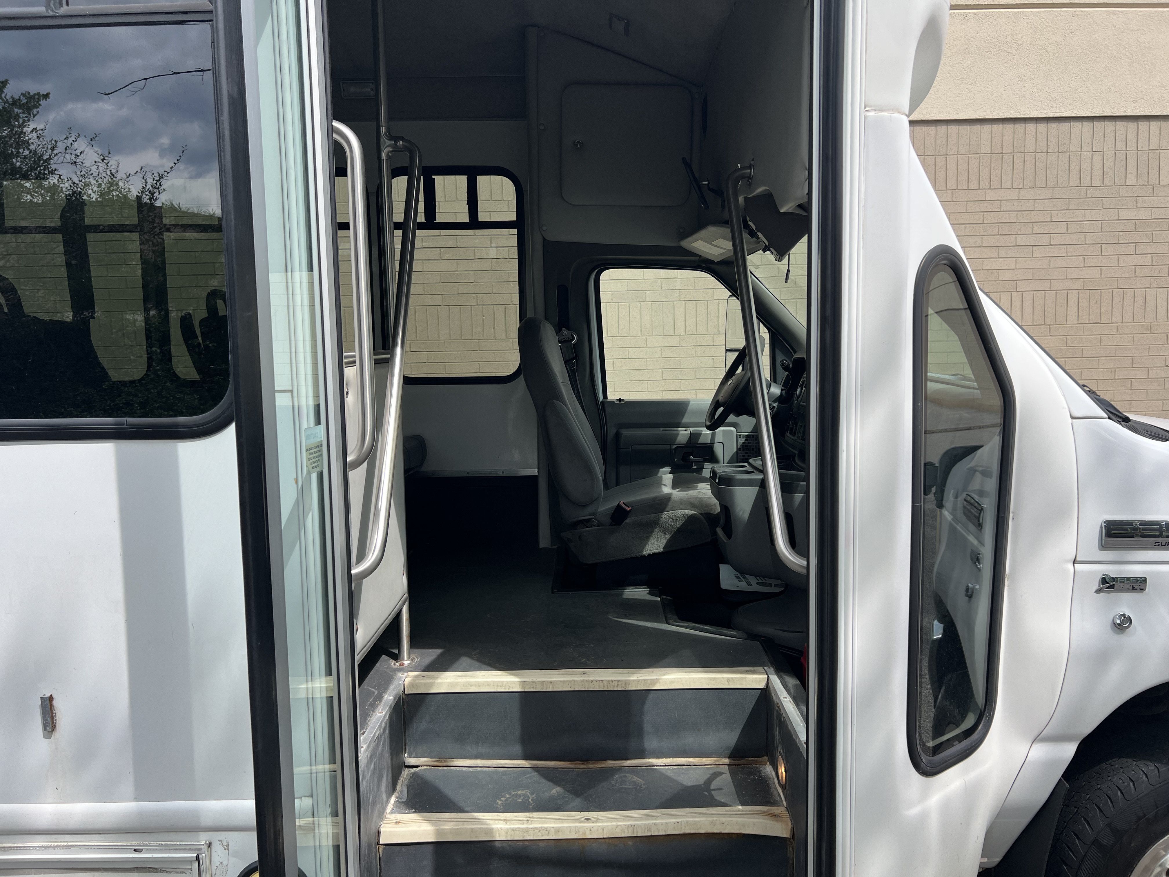 Used 2013 Ford E-350 and Econoline 350 Super Duty w/ Shuttle Bus Prep Pkg RWD image 12