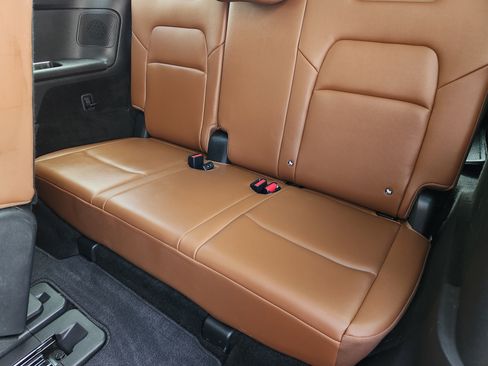 Used 2025 Nissan Pathfinder Platinum w/ Cargo Package FWD image 33
