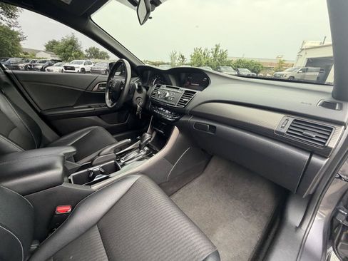 Used 2016 Honda Accord Sport image 28